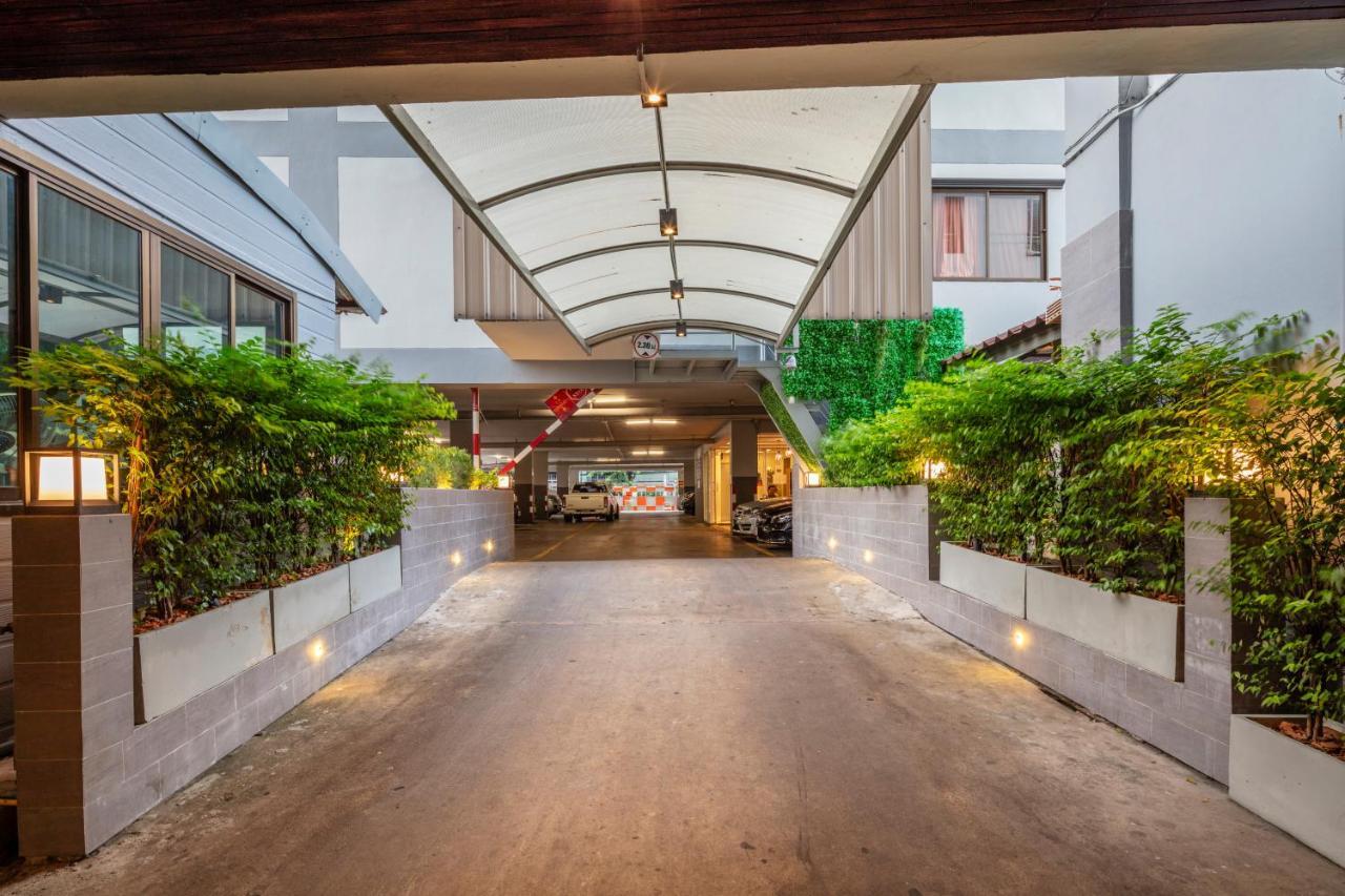 Penyos Service Apartment Bangkok Exterior photo