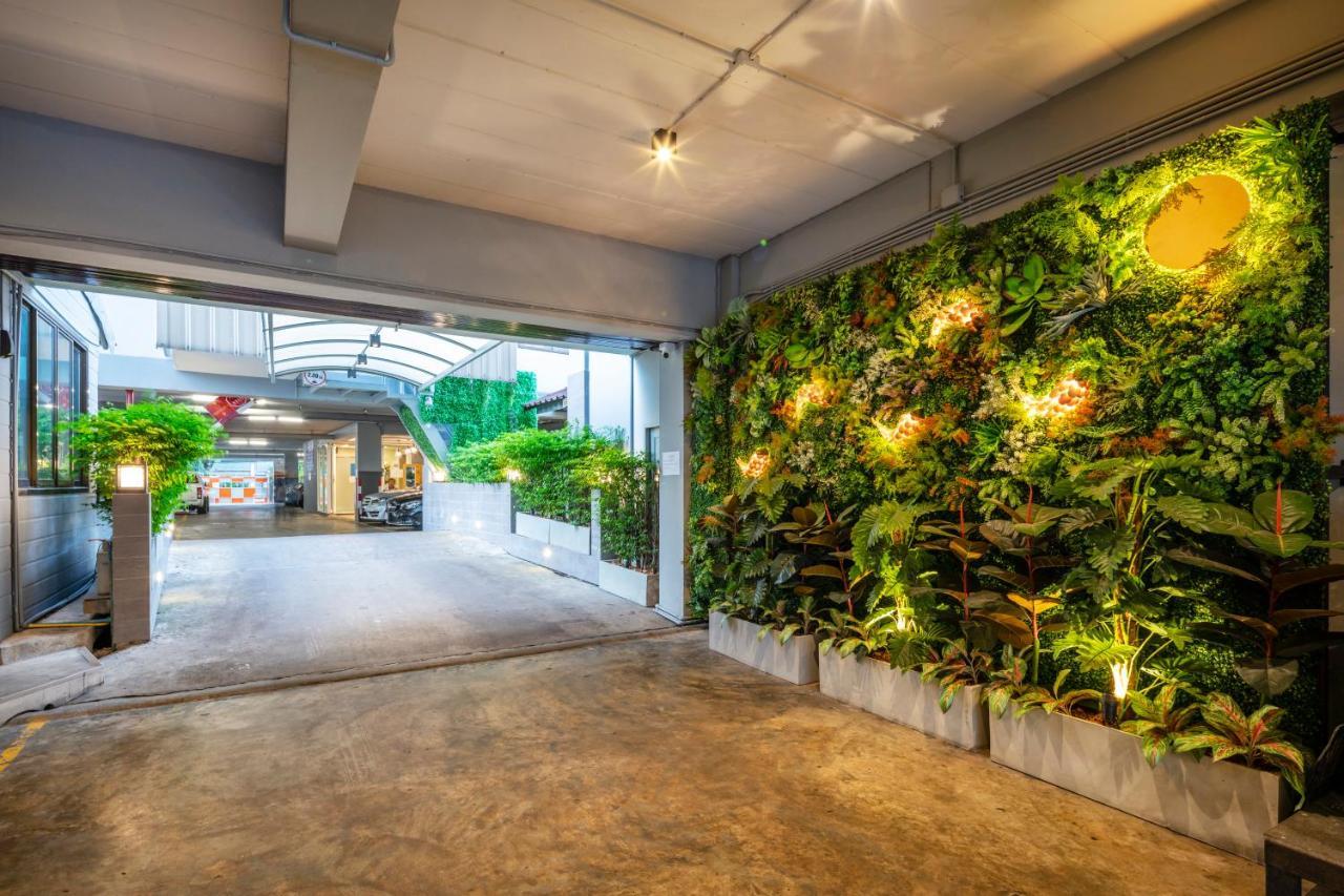 Penyos Service Apartment Bangkok Exterior photo
