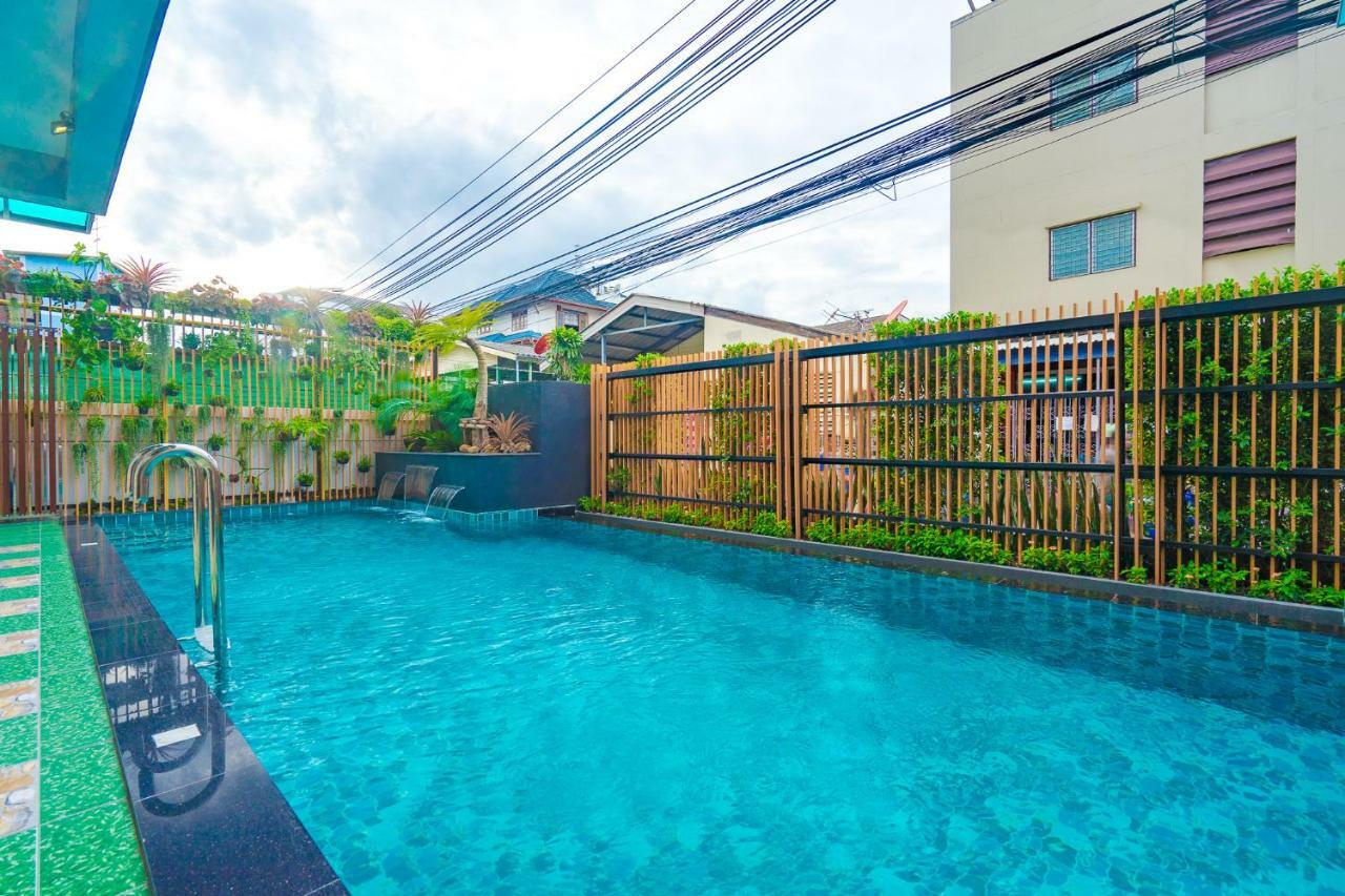 Penyos Service Apartment Bangkok Exterior photo